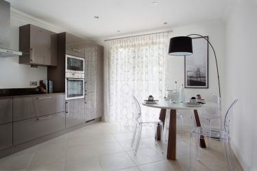 Que lindo pendurar o tule na cozinha? Curto ou Longo? 145+ Fotos de novos produtos na área de têxteis para interiores