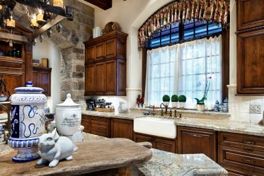 Que lindo pendurar o tule na cozinha? Curto ou Longo? 145+ Fotos de novos produtos na área de têxteis para interiores