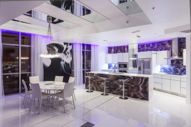 Que lindo pendurar o tule na cozinha? Curto ou Longo? 145+ Fotos de novos produtos na área de têxteis para interiores