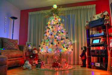 Criando um feriado ou uma decoração interessante com guirlandas: 145+ (fotos) de decoração deslumbrante, janelas, árvores de Natal, paredes. Idéias arrojadas que podem mudar seu interior. 4 master classes