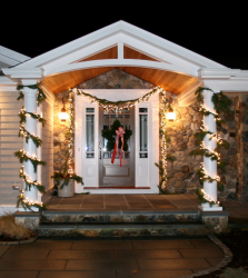 Criando um feriado ou uma decoração interessante com guirlandas: 145+ (fotos) de decoração deslumbrante, janelas, árvores de Natal, paredes. Idéias arrojadas que podem mudar seu interior. 4 master classes
