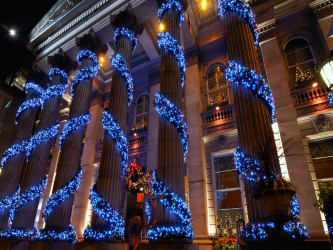 Criando um feriado ou uma decoração interessante com guirlandas: 145+ (fotos) de decoração deslumbrante, janelas, árvores de Natal, paredes. Idéias arrojadas que podem mudar seu interior. 4 master classes