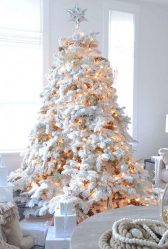 Criando um feriado ou uma decoração interessante com guirlandas: 145+ (fotos) de decoração deslumbrante, janelas, árvores de Natal, paredes. Idéias arrojadas que podem mudar seu interior. 4 master classes