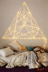 Criando um feriado ou uma decoração interessante com guirlandas: 145+ (fotos) de decoração deslumbrante, janelas, árvores de Natal, paredes. Idéias arrojadas que podem mudar seu interior. 4 master classes