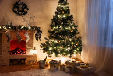 Criando um feriado ou uma decoração interessante com guirlandas: 145+ (fotos) de decoração deslumbrante, janelas, árvores de Natal, paredes. Idéias arrojadas que podem mudar seu interior. 4 master classes