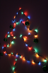 Criando um feriado ou uma decoração interessante com guirlandas: 145+ (fotos) de decoração deslumbrante, janelas, árvores de Natal, paredes. Idéias arrojadas que podem mudar seu interior. 4 master classes