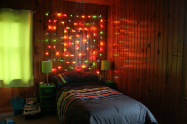 Criando um feriado ou uma decoração interessante com guirlandas: 145+ (fotos) de decoração deslumbrante, janelas, árvores de Natal, paredes. Idéias arrojadas que podem mudar seu interior. 4 master classes