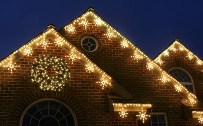 Criando um feriado ou uma decoração interessante com guirlandas: 145+ (fotos) de decoração deslumbrante, janelas, árvores de Natal, paredes. Idéias arrojadas que podem mudar seu interior. 4 master classes
