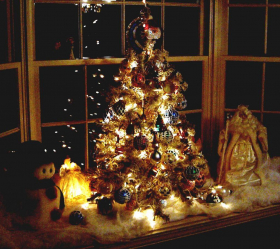 Criando um feriado ou uma decoração interessante com guirlandas: 145+ (fotos) de decoração deslumbrante, janelas, árvores de Natal, paredes. Idéias arrojadas que podem mudar seu interior. 4 master classes