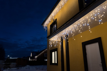 Criando um feriado ou uma decoração interessante com guirlandas: 145+ (fotos) de decoração deslumbrante, janelas, árvores de Natal, paredes. Idéias arrojadas que podem mudar seu interior. 4 master classes