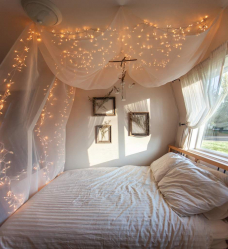 Criando um feriado ou uma decoração interessante com guirlandas: 145+ (fotos) de decoração deslumbrante, janelas, árvores de Natal, paredes. Idéias arrojadas que podem mudar seu interior. 4 master classes
