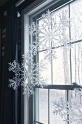 Como fazer decorações nas janelas de papel com as próprias mãos? (Mais de 150 fotos). Conhecemos o novo 2018 Year of the Dogs lindamente