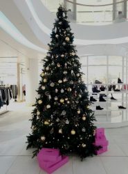 Como elegantemente e lindamente decorar a árvore de Natal para o novo 2018? Que tipo de brinquedos você precisa pegar? (Mais de 175 fotos)
