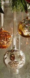 Como elegantemente e lindamente decorar a árvore de Natal para o novo 2018? Que tipo de brinquedos você precisa pegar? (Mais de 175 fotos)
