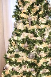 Como elegantemente e lindamente decorar a árvore de Natal para o novo 2018? Que tipo de brinquedos você precisa pegar? (Mais de 175 fotos)