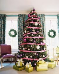 Como elegantemente e lindamente decorar a árvore de Natal para o novo 2018? Que tipo de brinquedos você precisa pegar? (Mais de 175 fotos)