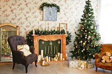 Como elegantemente e lindamente decorar a árvore de Natal para o novo 2018? Que tipo de brinquedos você precisa pegar? (Mais de 175 fotos)