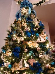 Como elegantemente e lindamente decorar a árvore de Natal para o novo 2018? Que tipo de brinquedos você precisa pegar? (Mais de 175 fotos)