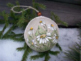 Como elegantemente e lindamente decorar a árvore de Natal para o novo 2018? Que tipo de brinquedos você precisa pegar? (Mais de 175 fotos)