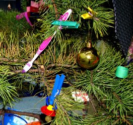 Como elegantemente e lindamente decorar a árvore de Natal para o novo 2018? Que tipo de brinquedos você precisa pegar? (Mais de 175 fotos)