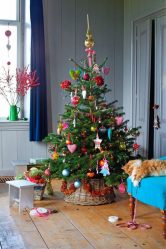 Como elegantemente e lindamente decorar a árvore de Natal para o novo 2018? Que tipo de brinquedos você precisa pegar? (Mais de 175 fotos)