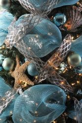 Como elegantemente e lindamente decorar a árvore de Natal para o novo 2018? Que tipo de brinquedos você precisa pegar? (Mais de 175 fotos)