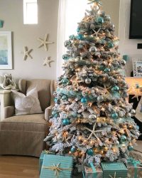 Como elegantemente e lindamente decorar a árvore de Natal para o novo 2018? Que tipo de brinquedos você precisa pegar? (Mais de 175 fotos)