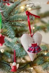 Como elegantemente e lindamente decorar a árvore de Natal para o novo 2018? Que tipo de brinquedos você precisa pegar? (Mais de 175 fotos)