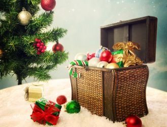 Como elegantemente e lindamente decorar a árvore de Natal para o novo 2018? Que tipo de brinquedos você precisa pegar? (Mais de 175 fotos)