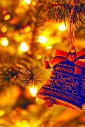 Como elegantemente e lindamente decorar a árvore de Natal para o novo 2018? Que tipo de brinquedos você precisa pegar? (Mais de 175 fotos)