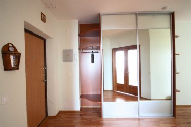 Armário embutido no corredor: mais de 170 fotos de design e idéias. Aprendendo a organizar o espaço