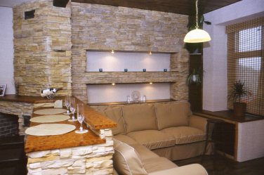 Acabamento de pedra interior (215 Foto): Segredos de um interior forte
