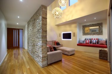 Acabamento de pedra interior (215 Foto): Segredos de um interior forte