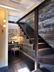 Acabamento de pedra interior (215 Foto): Segredos de um interior forte