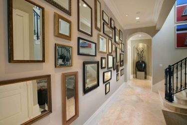 Como escolher um espelho no corredor? 235+ (Foto) Idéias de design para decoração (guarda-roupa, penteadeira, cômoda)