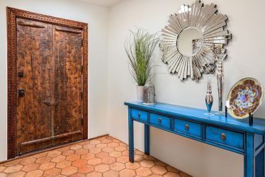 Como escolher um espelho no corredor? 235+ (Foto) Idéias de design para decoração (guarda-roupa, penteadeira, cômoda)