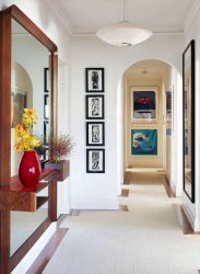 Como escolher um espelho no corredor? 235+ (Foto) Idéias de design para decoração (guarda-roupa, penteadeira, cômoda)