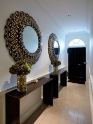 Como escolher um espelho no corredor? 235+ (Foto) Idéias de design para decoração (guarda-roupa, penteadeira, cômoda)