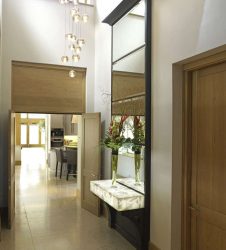 Como escolher um espelho no corredor? 235+ (Foto) Idéias de design para decoração (guarda-roupa, penteadeira, cômoda)