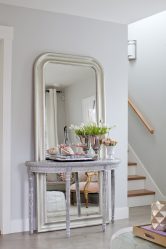Como escolher um espelho no corredor? 235+ (Foto) Idéias de design para decoração (guarda-roupa, penteadeira, cômoda)