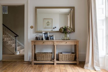 Como escolher um espelho no corredor? 235+ (Foto) Idéias de design para decoração (guarda-roupa, penteadeira, cômoda)