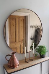 Como escolher um espelho no corredor? 235+ (Foto) Idéias de design para decoração (guarda-roupa, penteadeira, cômoda)