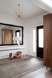 Como escolher um espelho no corredor? 235+ (Foto) Idéias de design para decoração (guarda-roupa, penteadeira, cômoda)