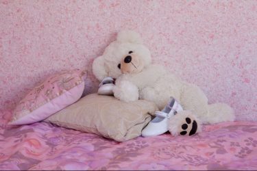 خلفية السائل في المناطق الداخلية من الغرف العادية (150+ صور): ميزات الاستخدام