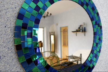 خلفية السائل في المناطق الداخلية من الغرف العادية (150+ صور): ميزات الاستخدام